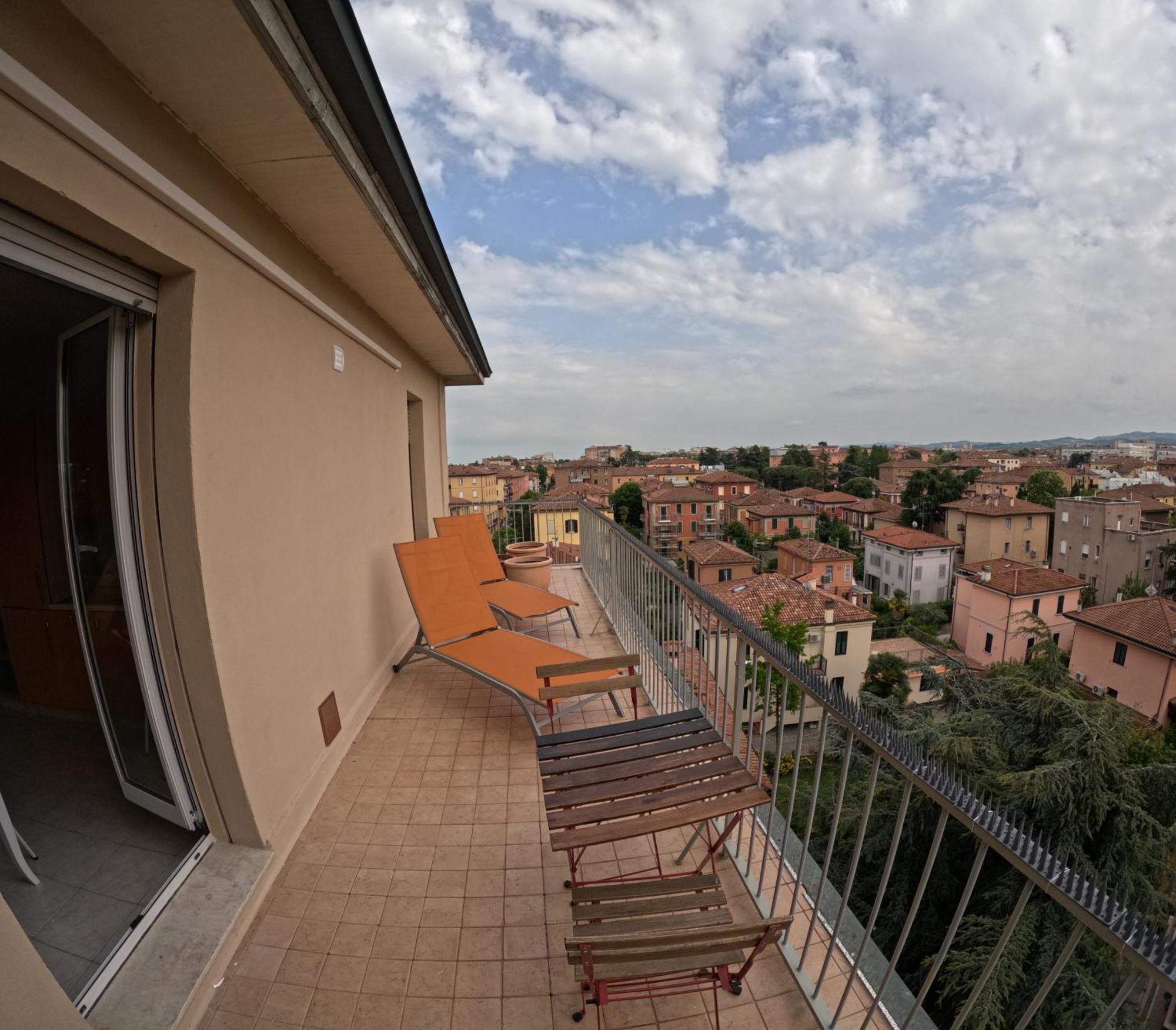 Bellavista Panoramic Terrace Appartamento Con Terrazza Zona Sant Orsola Bologna Bagian luar foto